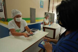 Dose de reforço para idosos de 70 anos é somente para quem tomou 2ª dose há seis meses, orientam SES-AM e FVS-