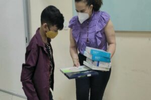 Governo do Amazonas garante tratamento a adolescente com doença rara na pele