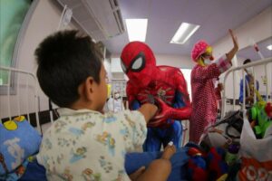Unidades infantis da SES-AM celebram Dia das Crianças com diversão e doação de brinquedos