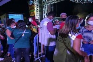 Governo do Amazonas orienta público na entrada da segunda noite do Boi Manaus