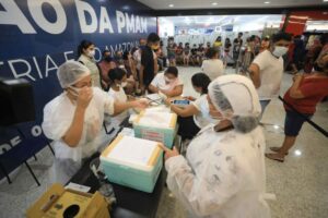 Vacina Amazonas: quase 9 mil doses são aplicadas em dois dias de ação nos shoppings de Manaus