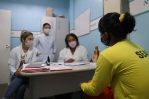 Governo do Amazonas atendeu 300 pacientes trans e travestis como parte do projeto ‘TransOdara’