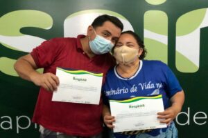 Após cinco meses de tratamento pelo RespirAR, casal que teve Covid-19 recebe alta