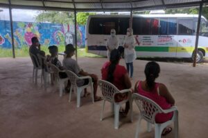 Dezembro Vermelho: moradores da comunidade indígena Parque das Tribos recebem ação de testagem