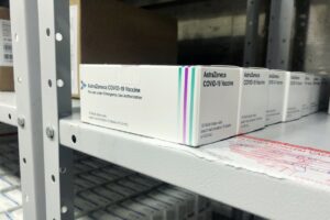 Amazonas recebe 100 mil doses do imunizante AstraZeneca, nesta sexta-feira (17/12)