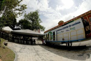 Carreta Vacina Amazonas alcança mais de 9,5 mil doses aplicadas na Praça Heliodoro Balbi