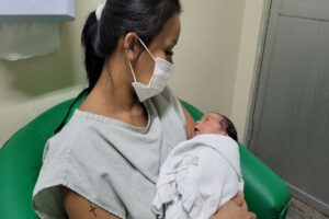 Primeiro bebê de 2022 da rede pública estadual nasce na Maternidade Alvorada