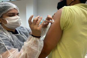 Após reforço vacinal, apenas 26 participantes da pesquisa CovacManaus testaram positivo para Covid-19