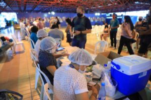 Carreta Vacina Amazonas supera marca de 11 mil doses na zona norte