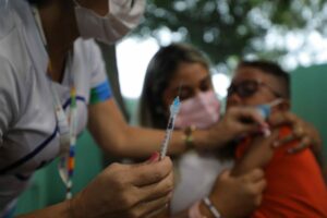 Pediatra da SES-AM esclarece dúvidas sobre vacinação contra Covid-19 de crianças de 5 a 11 anos