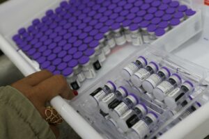Amazonas recebe 163,8 mil doses de vacina contra Covid-19 para maiores de 12 anos, nesta terça-feira (18/01)