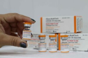 Amazonas recebe mais 96.900 doses de vacinas da Pfizer pediátrica e adultos nesta quarta-feira (26/01)