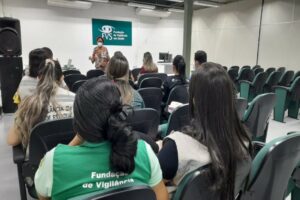 FVS-RCP treina equipes de saúde para fortalecer cobertura vacinal contra Covid-19 no interior do Amazonas