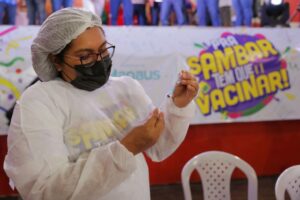 SES-AM orienta população sobre cuidados contra a Covid-19 durante o Carnaval