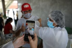 Vacinômetro: Amazonas atualizou para 6.532.082 doses de vacina contra Covid-19 até este domingo (13/03)