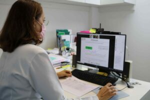 Na FCecon, bolsistas apresentam resultados parciais de pesquisas ligadas à Oncologia