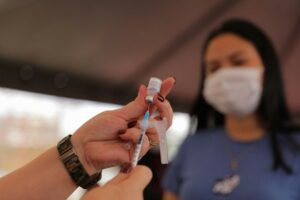Amazonas já aplicou 6.583.624 doses de vacina contra Covid-19 até esta sexta-feira (18/03)