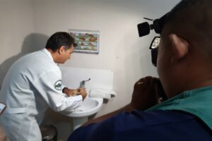 Campanha Abril Verde chama a atenção sobre uso de adornos em unidades de saúde