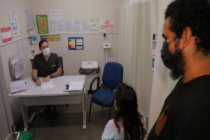 Dia do Obstetra celebra o profissional especializado em cuidar da mãe e do bebê durante a gestação