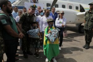 Governo do Amazonas acompanha retorno de irmãos indígenas a Manicoré