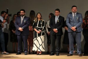 Reconhecimento: Diretora-presidente da FVS-RCP recebe Medalha Tiradentes em solenidade da Polícia Militar
