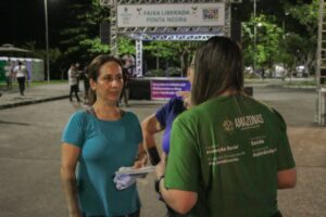População recebe orientação do projeto RespirAR em mega-ação sobre cuidados com medicamentos e os riscos da au