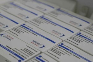 Governo do Amazonas recebe 71 mil doses de vacina contra Covid-19, nesta segunda-feira (16/05)