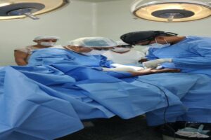 Alfredo da Matta realiza cirurgias em pacientes de hanseníase em Lábrea