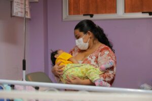 Bebês cardiopatas recebem alta do Hospital Francisca Mendes após meses hospitalizadas