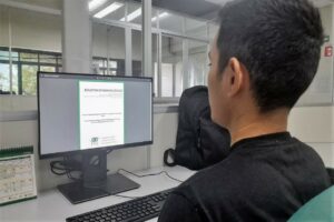 Governo do Amazonas monitora cenário da Covid-19 e alerta para vacinação