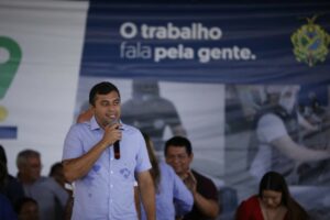 Governador inaugura obras, entrega leitos de UTI e anuncia investimentos durante viagem a Tefé e Maraã