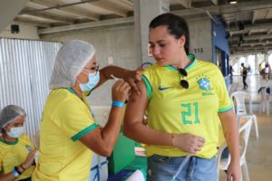 Saúde atualiza boletim de Covid-19 e vacinação nesta quarta-feira