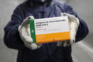 Após dois anos de vacina, Amazonas vê taxa de mortalidade por Covid-19