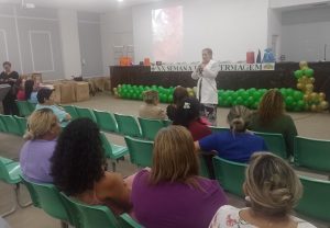 Profissionais de saúde da Policlínica Codajás recebem palestras sobre autocuidado e atendimento inclusivo