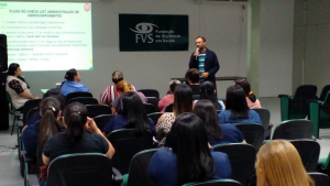 Hemovigilância é abordada por profissionais de saúde durante encontro nesta sexta-feira