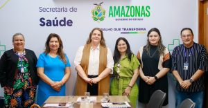 Secretária da SES-AM reúne com equipe técnica do Hemoam.