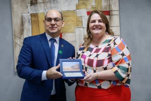 Maternidade Ana Braga completa 20 anos de atuação e recebe homenagem na Aleam