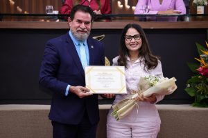 Assembleia Legislativa concede diploma de “Mulher Cidadã Amazonense” à secretária do Fundo Estadual de Saúde￼