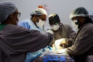 Hospital João Lúcio realiza cirurgia rara e de alta complexidade, para estabilização de coluna lombar