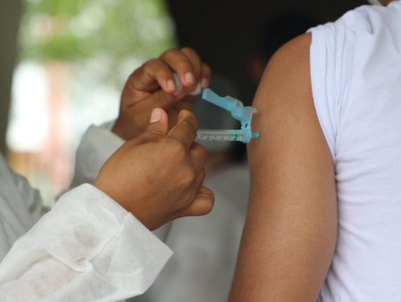 Vacinação contra gripe alcança 61,5% de cobertura no Amazonas