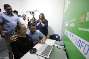 Governador Wilson Lima inaugura serviços da Telessaúde em Barcelos e Tefé, reduzindo a fila de espera para consultas e exames no interior