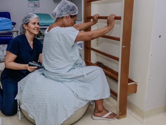 SES-AM garante atendimento a gestantes da Moura Tapajóz durante reforma no telhado na maternidade municipal