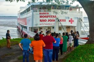 Festival de Parintins 2025: Barco Hospital São João XXIII iniciou atendimentos nesta quarta-feira