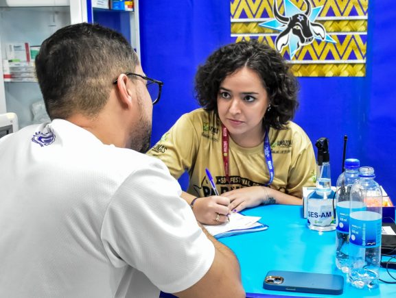 Festival de Parintins 2025: SES-AM registra mais de 2,8 mil atendimentos de saúde no primeiro dia de apresentações no Bumbódromo