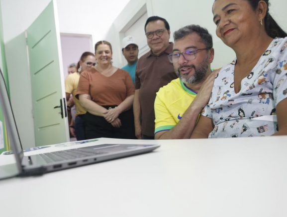 No aniversário de 93 anos de Coari, governador Wilson Lima leva Telessaúde ao município e reforça expansão do atendimento especializado no interior