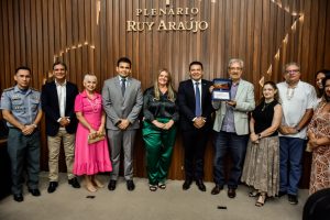 FCecon destaca avanços em 51 anos na homenagem recebida da Assembleia Legislativa