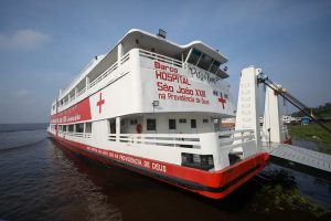 Com apoio da SES-AM, Barco Hospital São João XXIII presta atendimento de saúde em Careiro da Várzea
