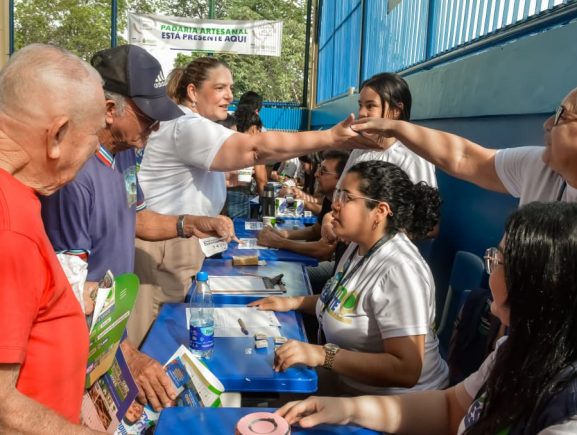 Governo Presente: SES-AM realiza mais de 1,5 mil atendimentos de saúde no bairro Novo Aleixo
