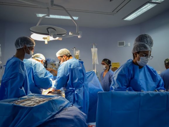 Hospital Delphina Aziz realiza mais três transplantes em um único dia