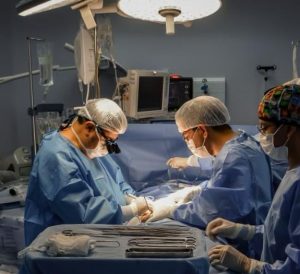 Hospital Delphina Aziz faz cinco transplantes renais em menos de 24 horas  